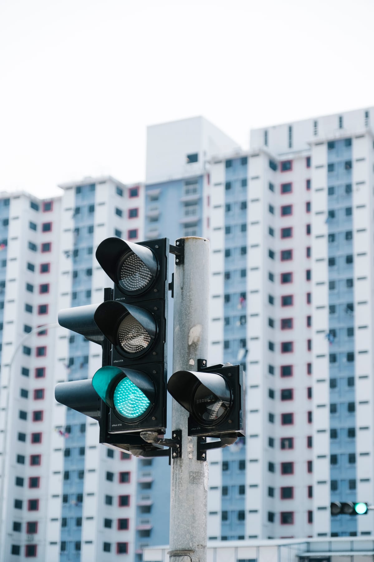 LSA-Messsystem — Service-Fahrzeug mit Messkoffer, Laptop und Etiketten-Drucker