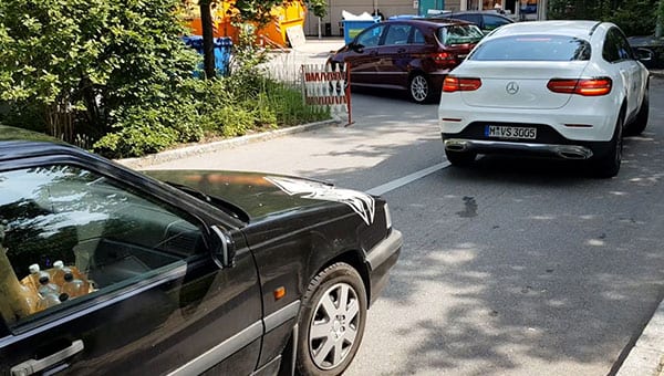 Datenfluss vom Sensor über GSM-Mobilfunk zur Auswertung im Kundenportal